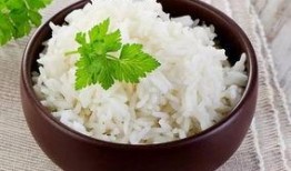 三两米饭爆料视频,网红美食背后的制作过程
